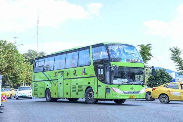 突發(fā)的團(tuán)建活動(dòng)，公司如何尋車？看鴻鳴（團(tuán)建用車）