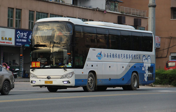 （員工班車租賃）企業(yè)員工通勤輕松，有效提升工作效率